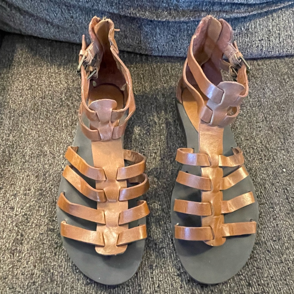 Faux leather gladiator sandals women’s 9